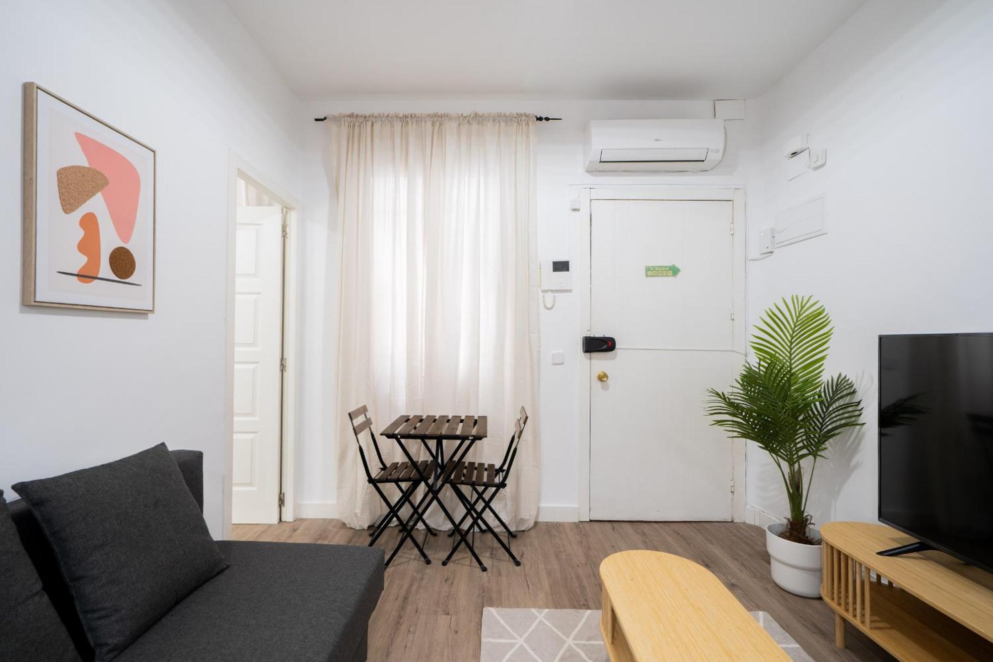 Apartamento En Chueca Para 4 Personas Alquiler Temporal مدريد المظهر الخارجي الصورة